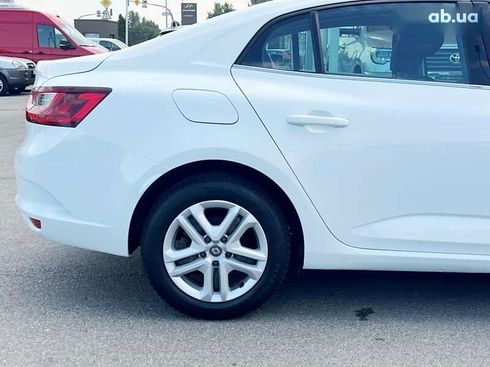Renault Megane 2018 - фото 16