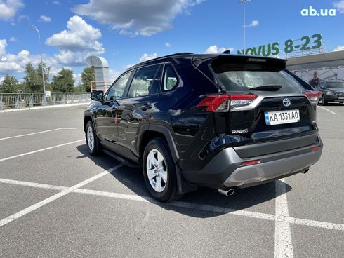 Toyota RAV4 Hybrid 2021 черный - фото 10