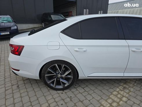 Skoda Superb 2016 белый - фото 10