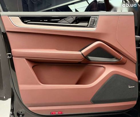 Porsche Cayenne Coupe 2025 - фото 25