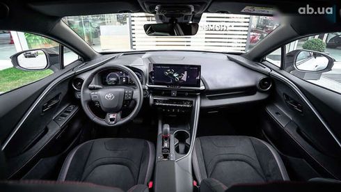 Toyota C-HR 2023 - фото 8