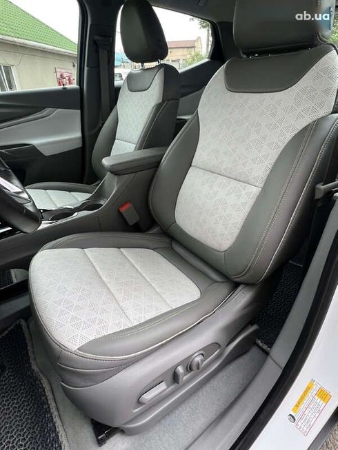 Chevrolet Bolt 2023 - фото 19