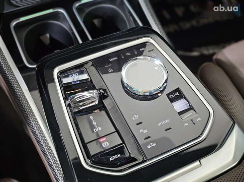 BMW i7 2024 - фото 29