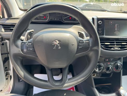 Peugeot 208 2017 белый - фото 16