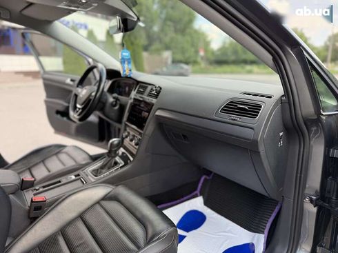 Volkswagen e-Golf 2020 - фото 28