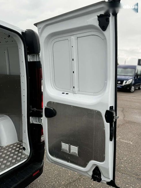 Renault Trafic 2021 - фото 23