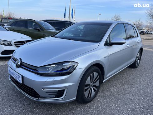 Volkswagen e-Golf 2020 - фото 13