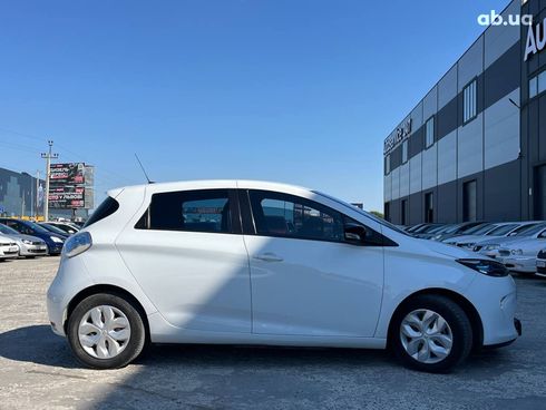 Renault Zoe 2014 белый - фото 12
