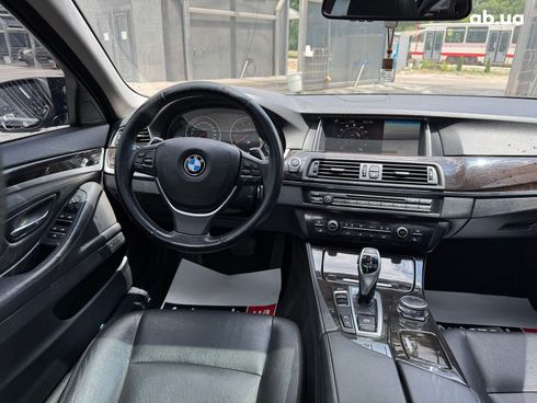 BMW 5 серия 2015 серый - фото 18