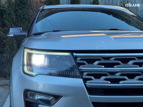 Ford Explorer 2018 серый - фото 14