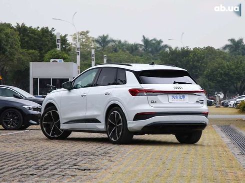 Audi Q4 e-tron 2025 - фото 4