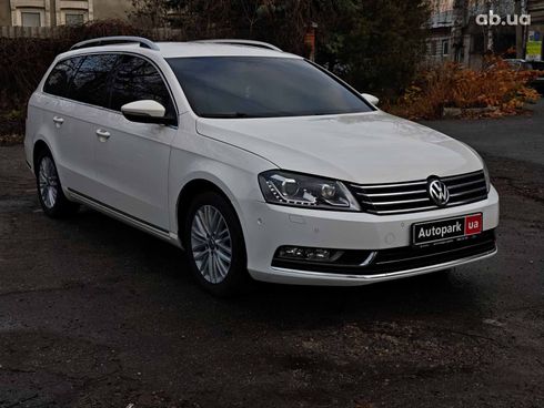Volkswagen Passat 2012 белый - фото 8