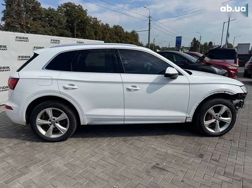 Audi Q5 2018 - фото 6