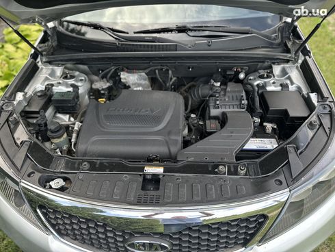 Kia Sorento 2012 серебристый - фото 12