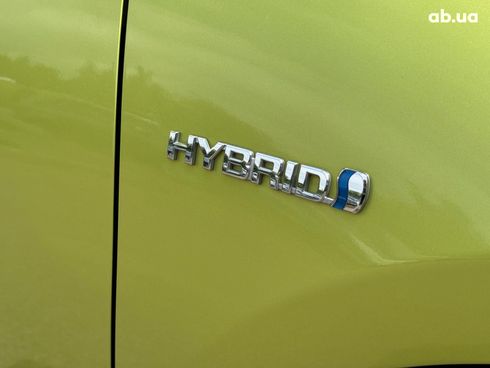 Toyota Aqua 2015 зеленый - фото 13