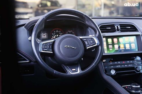 Jaguar F-Pace 2017 - фото 17