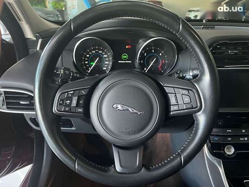 Jaguar XE 2016 - фото 11