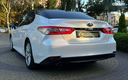 Toyota Camry 2019 - фото 5