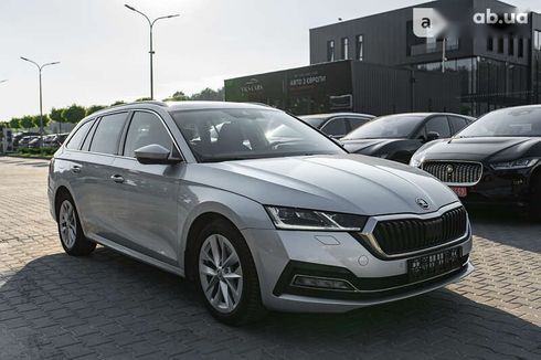 Skoda Octavia 2020 - фото 11