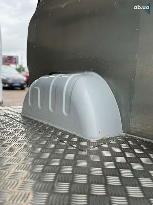 Renault Trafic 2021 - фото 24