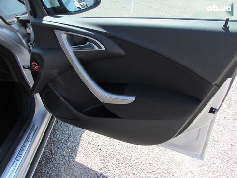 Opel Astra 2010 - фото 19