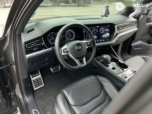Volkswagen Touareg 2019 - фото 26