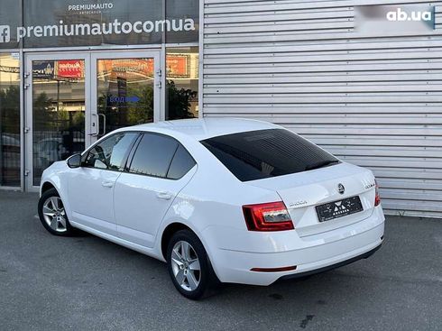 Skoda Octavia 2019 - фото 8