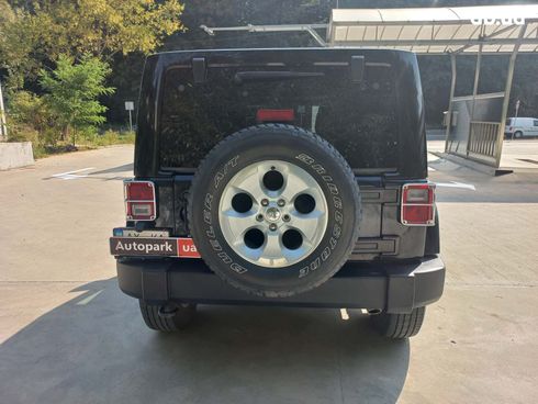 Jeep Wrangler 2012 черный - фото 6