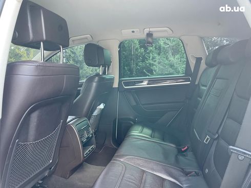 Volkswagen Touareg 2015 белый - фото 20