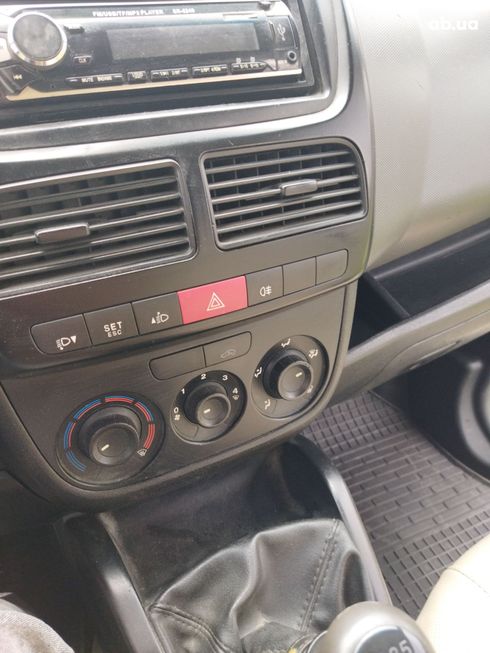 Fiat Doblo 2010 белый - фото 15