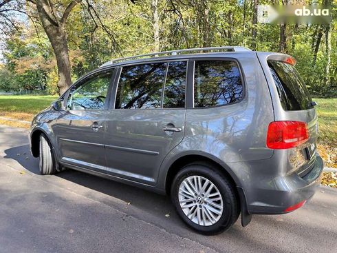 Volkswagen Touran 2015 - фото 12