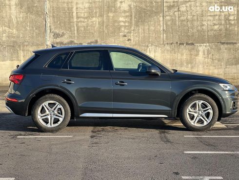 Audi Q5 2018 серый - фото 12