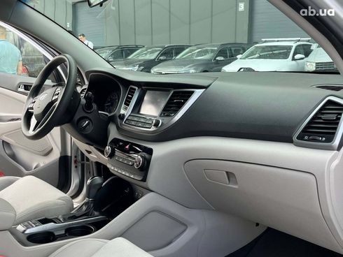 Hyundai Tucson 2017 серый - фото 26