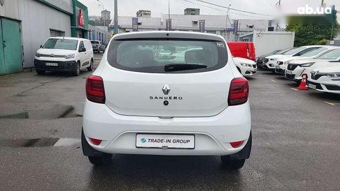 Renault Sandero 2020 - фото 11