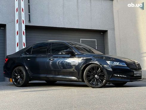 Skoda Superb 2020 - фото 5