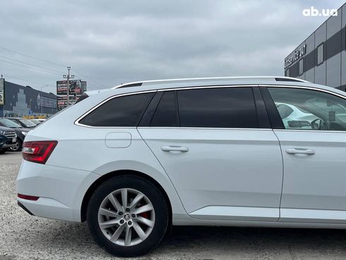 Skoda Superb 2018 белый - фото 6