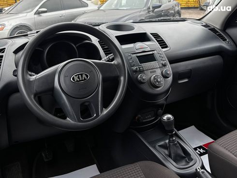 Kia Soul 2011 бежевый - фото 15