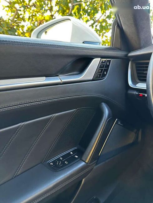 Porsche 911 2020 - фото 18