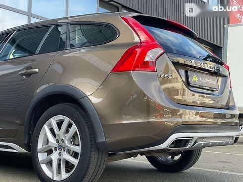 Volvo V60 Cross Country 2018 - фото 11