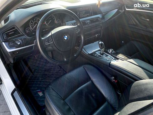 BMW 5 серия 2013 белый - фото 15
