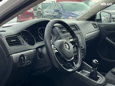 Volkswagen Jetta 2016 белый - фото 39