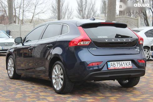 Volvo V40 2015 - фото 10
