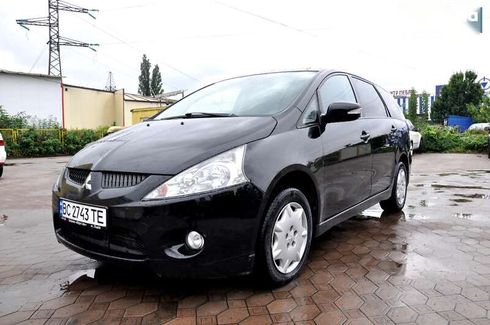 Mitsubishi Grandis 2008 - фото 2