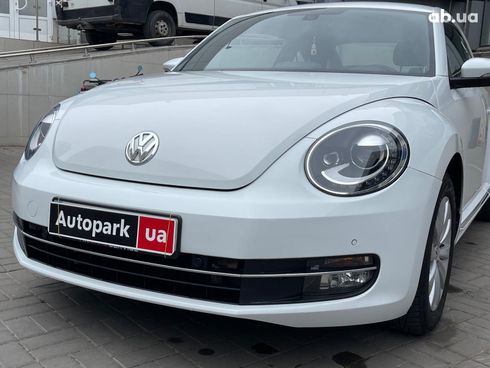 Volkswagen Beetle 2015 белый - фото 14