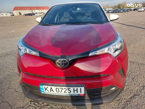 Toyota C-HR 2018 красный - фото 13