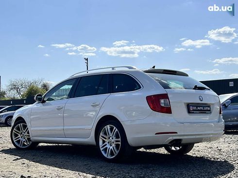 Skoda Superb 2012 - фото 6