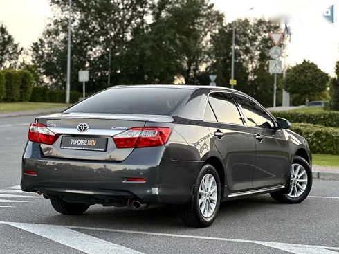 Toyota Camry 2011 - фото 7