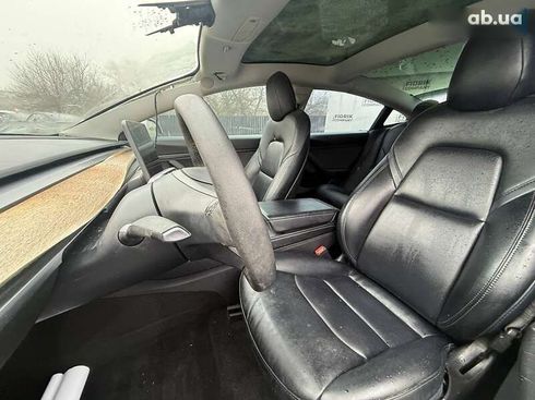 Tesla Model 3 2021 - фото 6