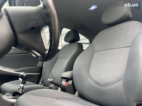 Hyundai Accent 2011 - фото 17