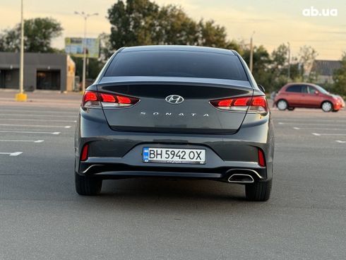 Hyundai Sonata 2018 серый - фото 10